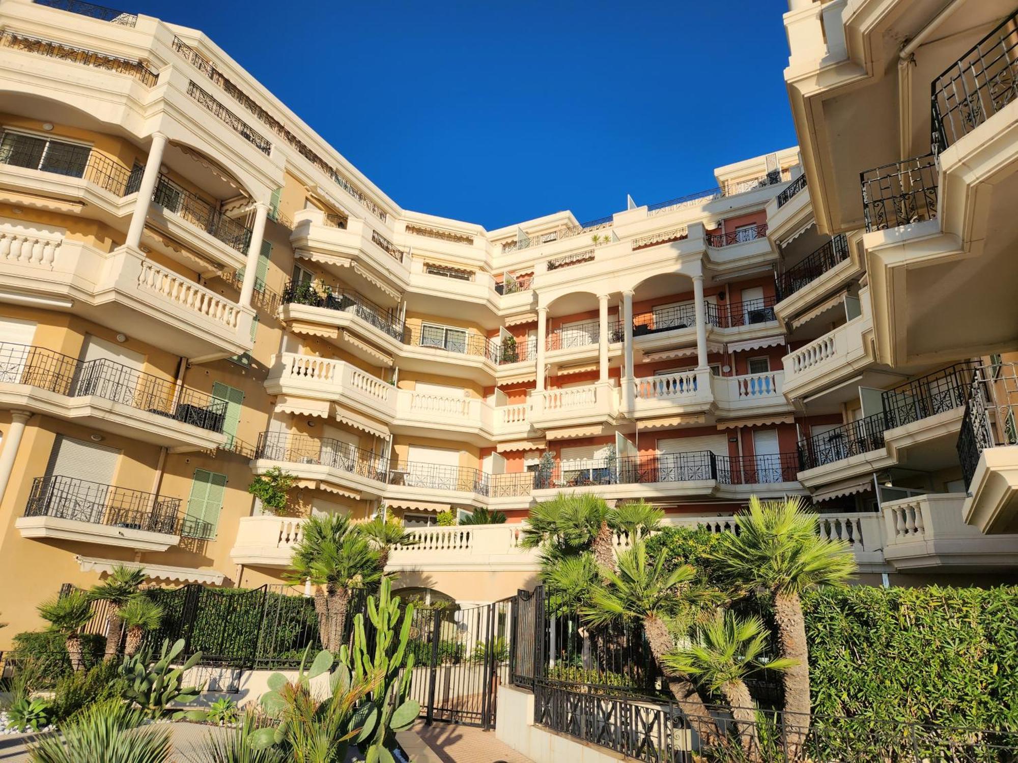 Exclusive Panoramic Sea View In Victoria Beach Menton Kültér fotó
